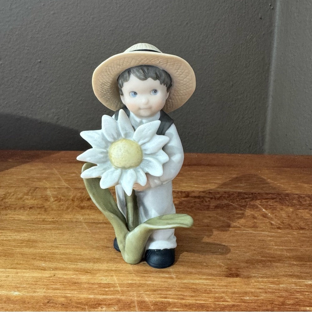 Pretty As A Picture~ Boy Holding A Giant Daisy Kim Anderson #629677 🌼